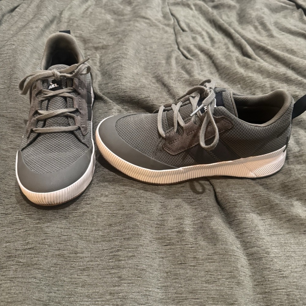 Sorel Out N About III Low Sneakers Women's 8 Stone Green Lace Up Waterproof